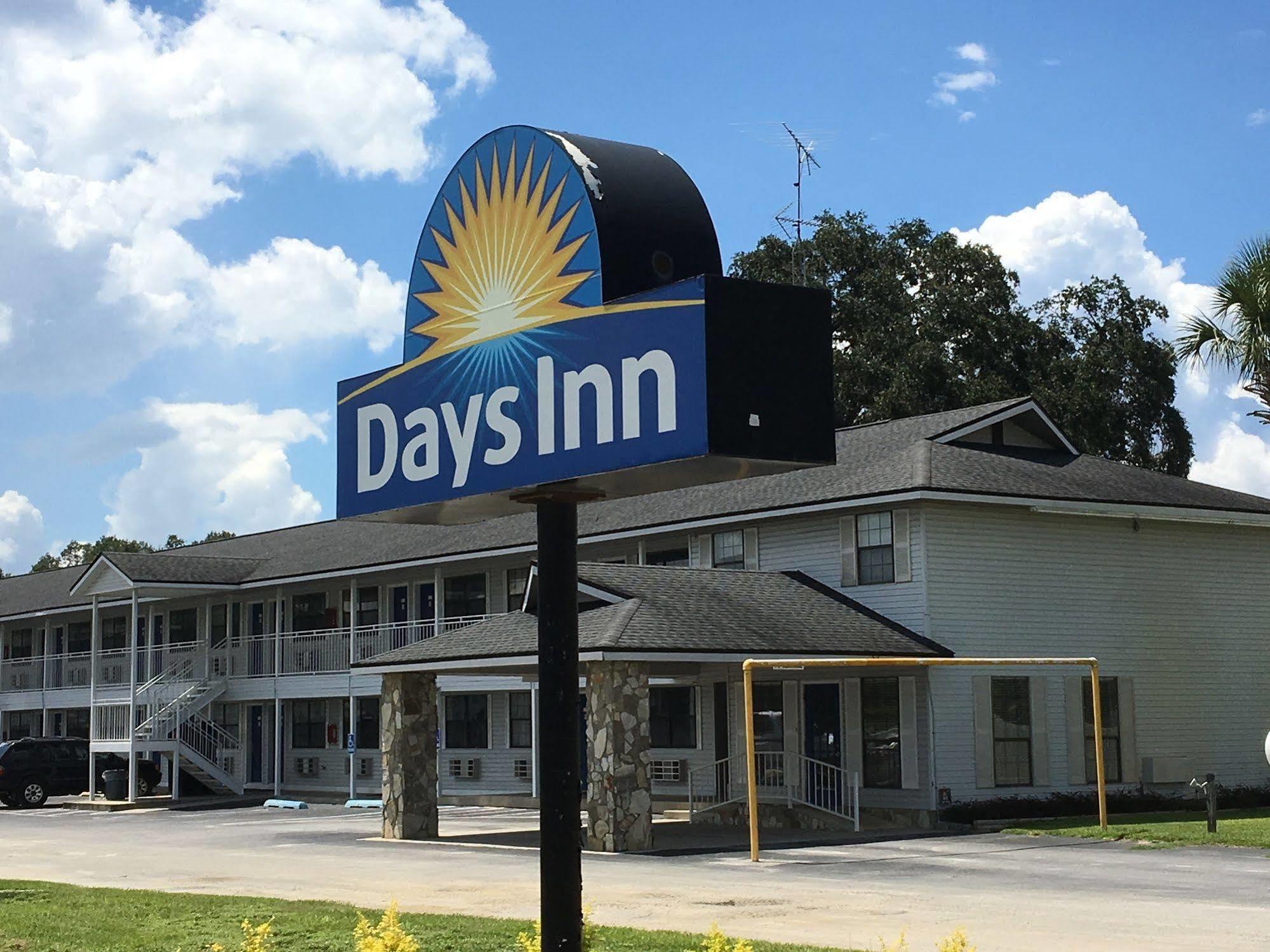 Days Inn By Wyndham Madison Exterior photo